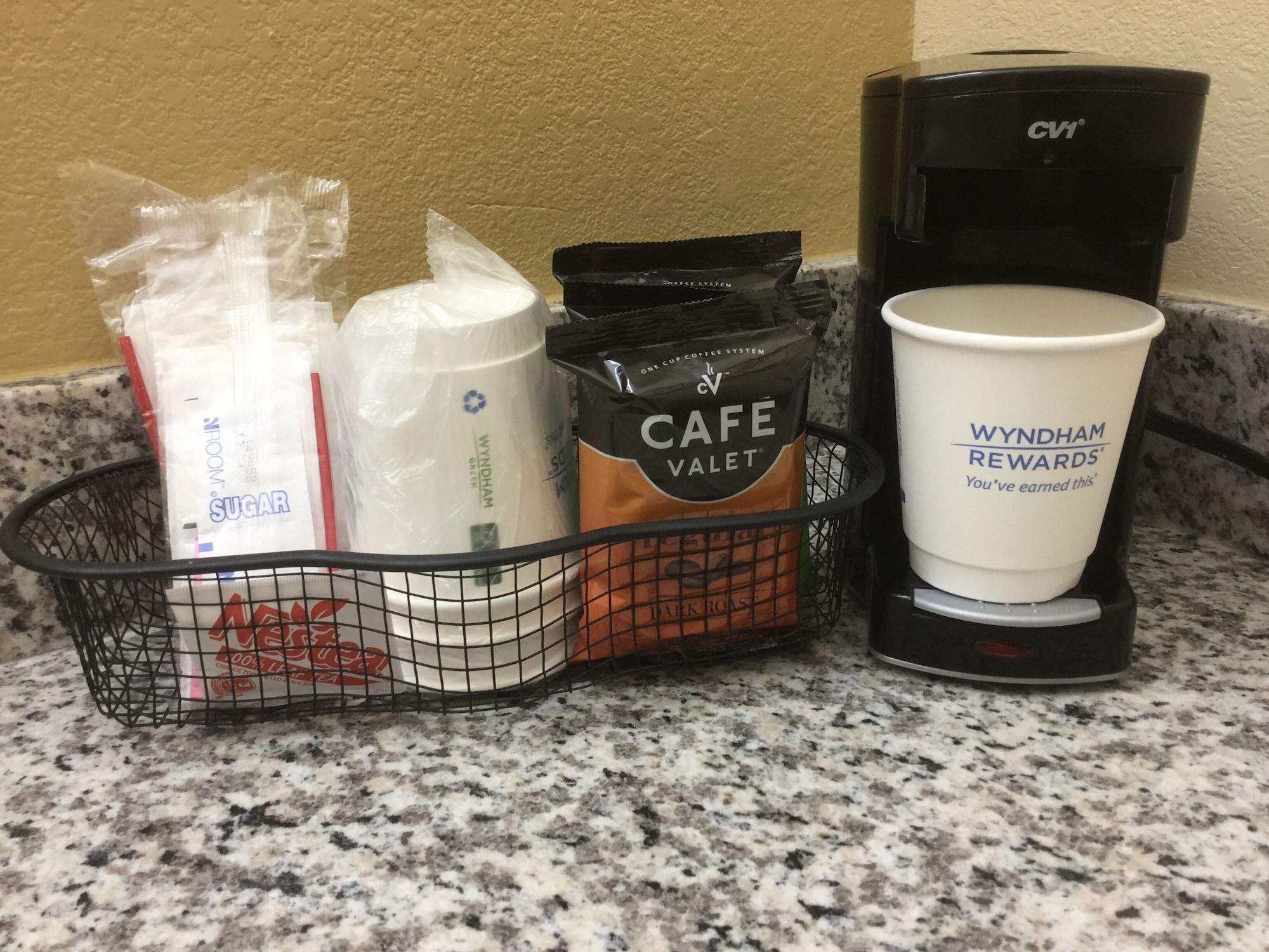Days Inn & Suites By Wyndham Columbia Airport West Columbia Kültér fotó