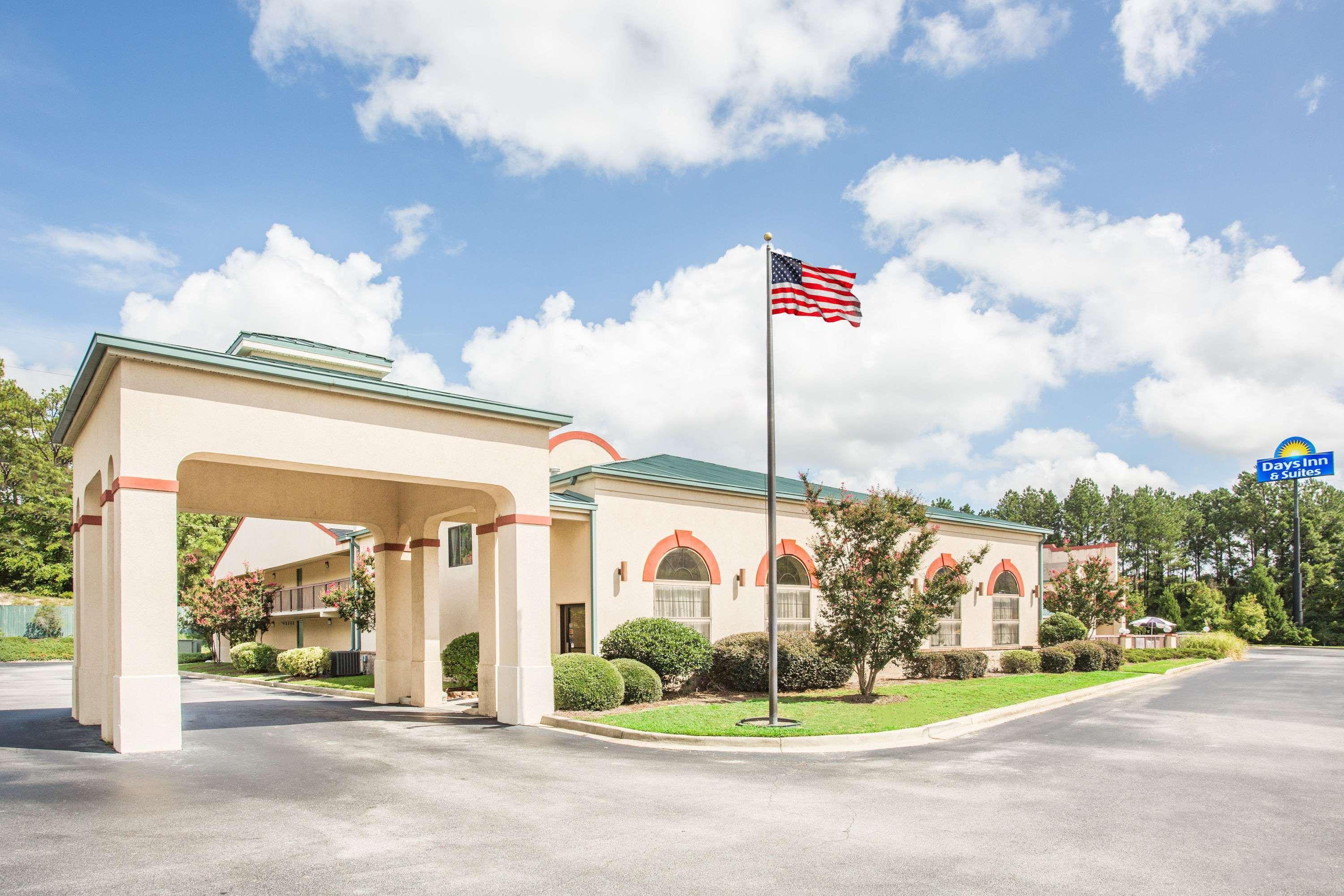 Days Inn & Suites By Wyndham Columbia Airport West Columbia Kültér fotó