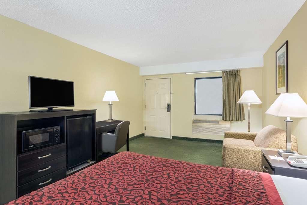 Days Inn & Suites By Wyndham Columbia Airport West Columbia Szoba fotó